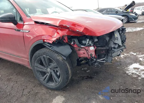 2024 Volkswagen Tiguan 2.0T Se R-Line Black z USA, uszkodzony, nr VIN 3VV8B7AX9RM142327